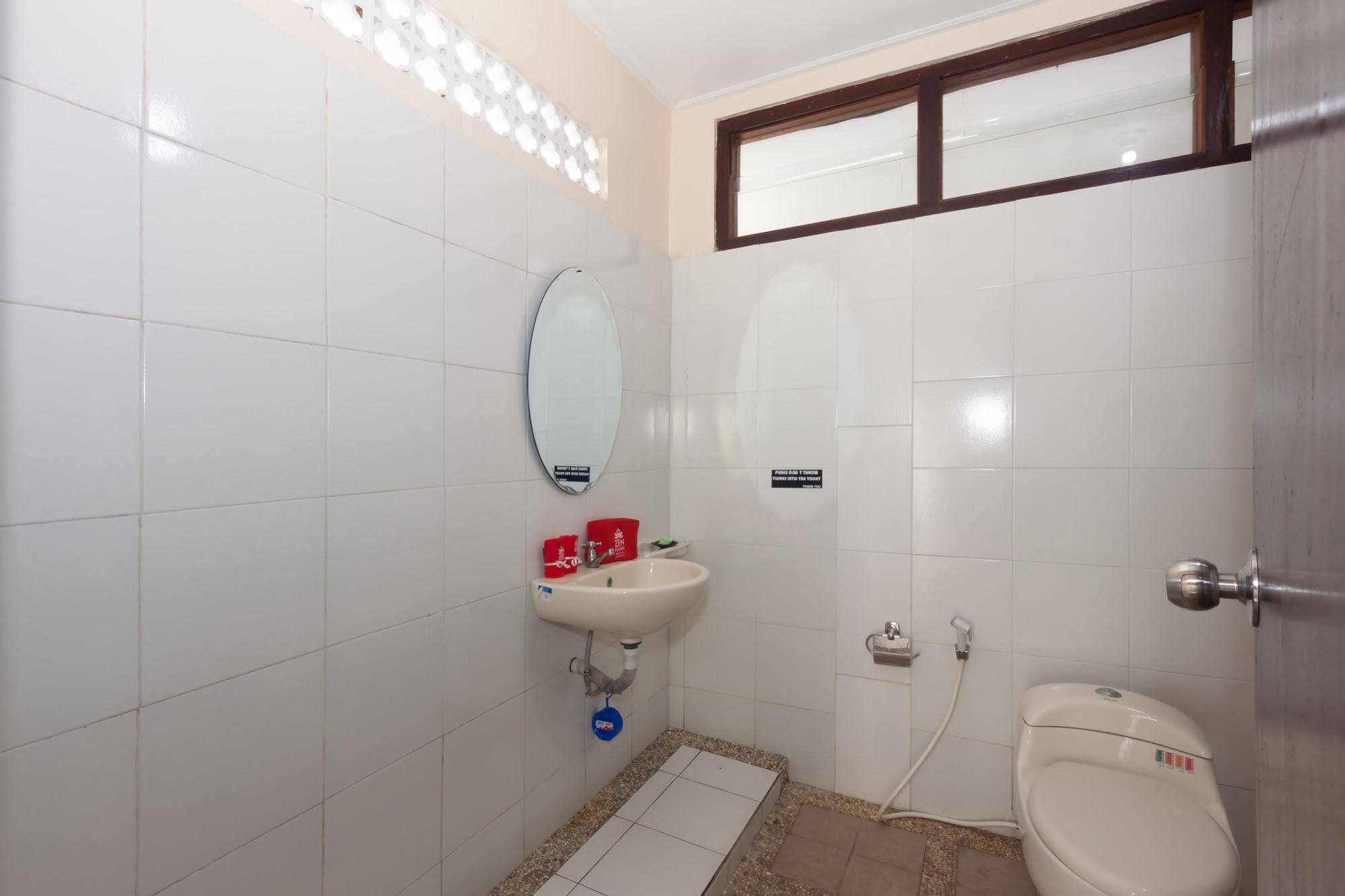 Zen Rooms Sanur Blanjong Sekawaru Eksteriør billede