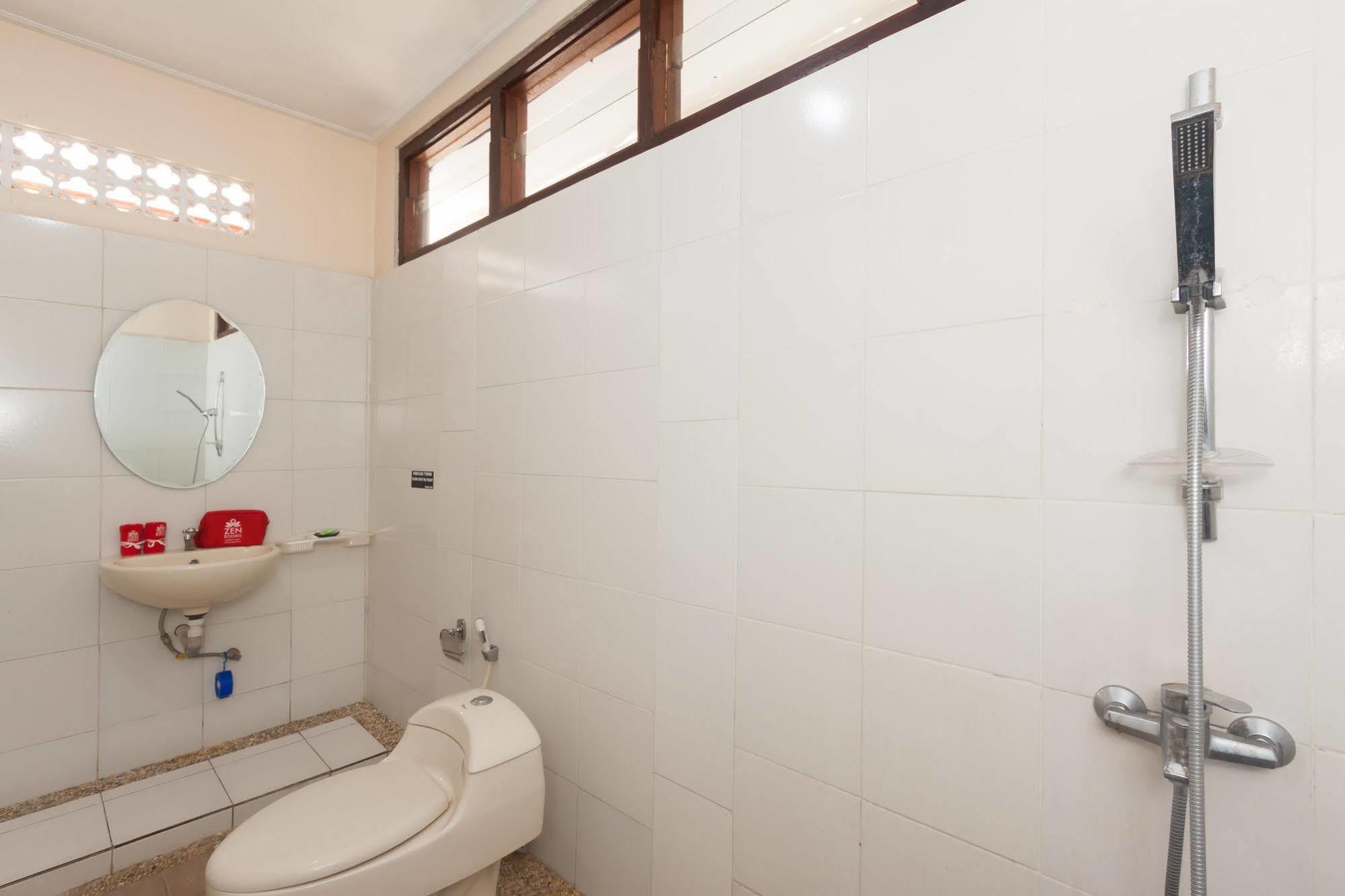 Zen Rooms Sanur Blanjong Sekawaru Eksteriør billede